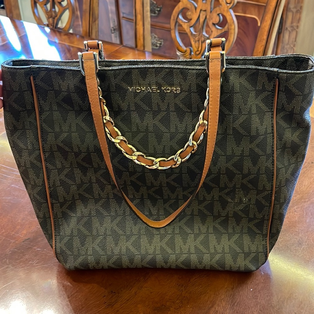 Michael Kors brown leather tote. Excellent used condition!